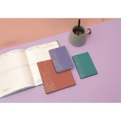 Agenda de poche spiralé Amélie EasyTime 17 - 1 semaine sur 2 pages - 9 x 17,5 cm - disponible dans différentes couleurs - Exacompta