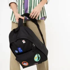 EASTPAK Out Of Office - Sac à dos patched black avec compartiment pour ordinateur portable