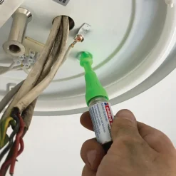 edding - Blister de 1 Marqueur Spray Zones Inaccessibles e-8870 Vert Fluo - Pulvérisation jusqu'à 50 mm