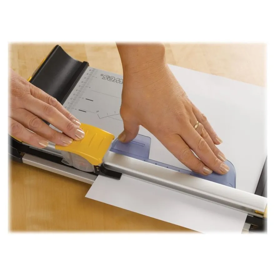 Fellowes NEUTRON PLUS - Rogneuse / coupeuse A4 - coupe 10 feuilles