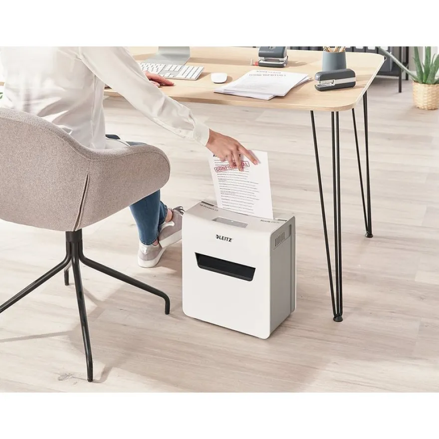 Leitz IQ Protect 6X - destructeur de documents coupe croisée - 6 feuilles - Corbeille 10 litres