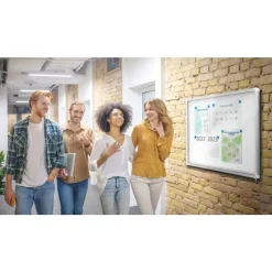 Nobo - Vitrine d'affichage - 18 feuilles A4 - surface magnetique - porte coulissante - 135,2 x 96,7 x 6,3 cm