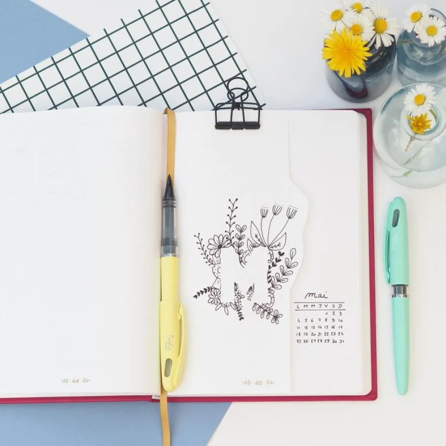Pentel Tradio Pastel - Feutre plume - corps jaune
