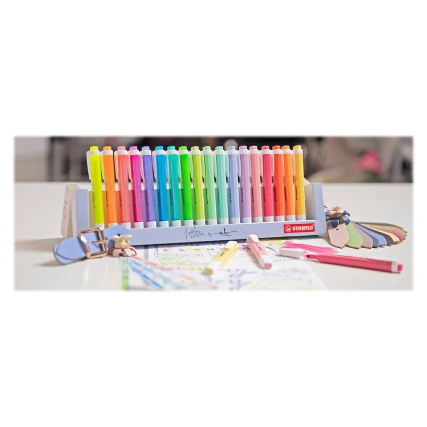 STABILO swing cool Fashion Edition by Marina Hoermanseder - Chevalet de 18 surligneurs - couleurs assorties