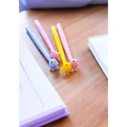 Stylo rose corps rond avec tête de girafe 3D - encre bleue - léger et au design mignon