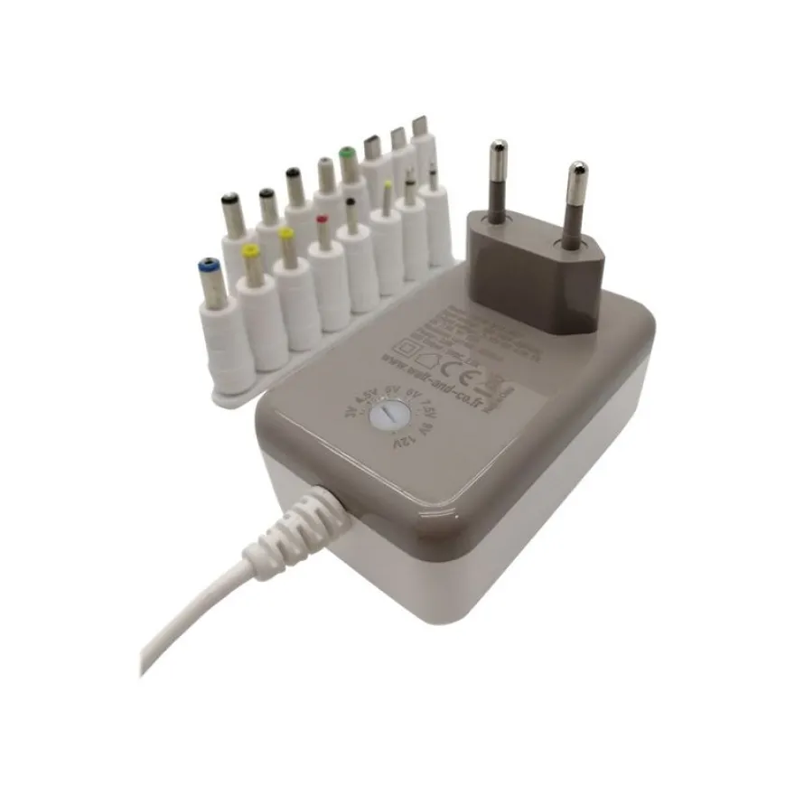 Watt&Co - chargeur secteur universel pour samrtphone - 1 USB + 16 connectiques
