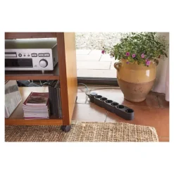 zenitech Home Green - Multiprises avec 6 prises 16A + interupteur - 3680 Watt - 1.5 m cordon - noir
